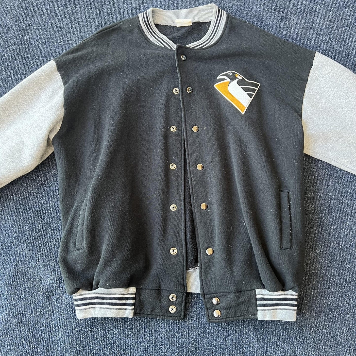 Vintage 90s Pittsburgh Penguins Button Up Jacket