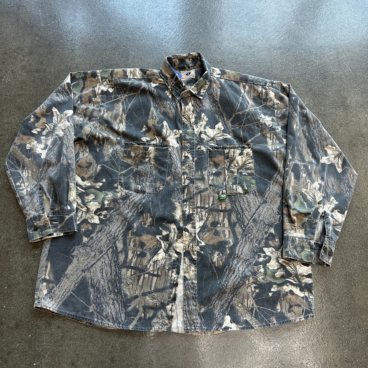 Vintage Mossy Oak Camo Button Up