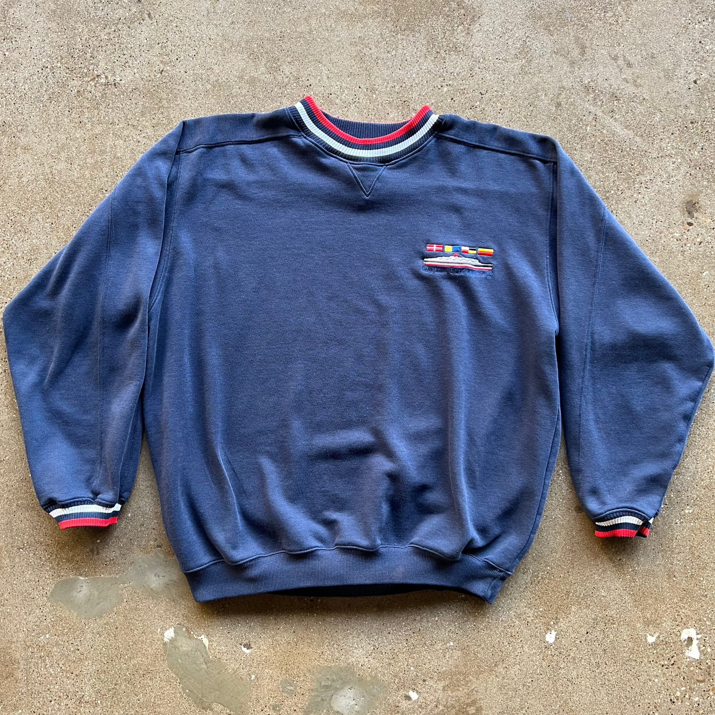 Vintage Queen Elizabeth 2 Crewneck