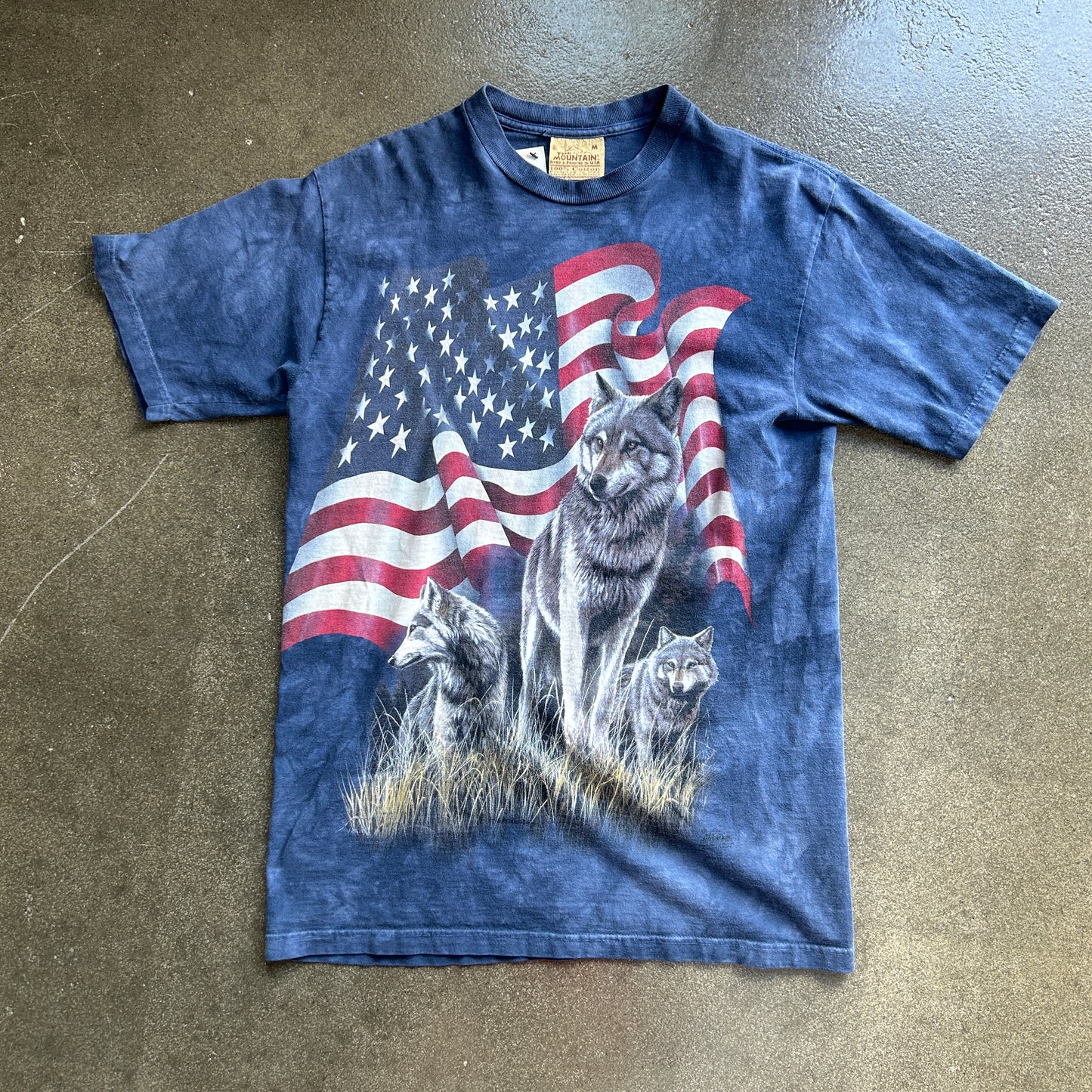 Vintage Wolf Flag Tee