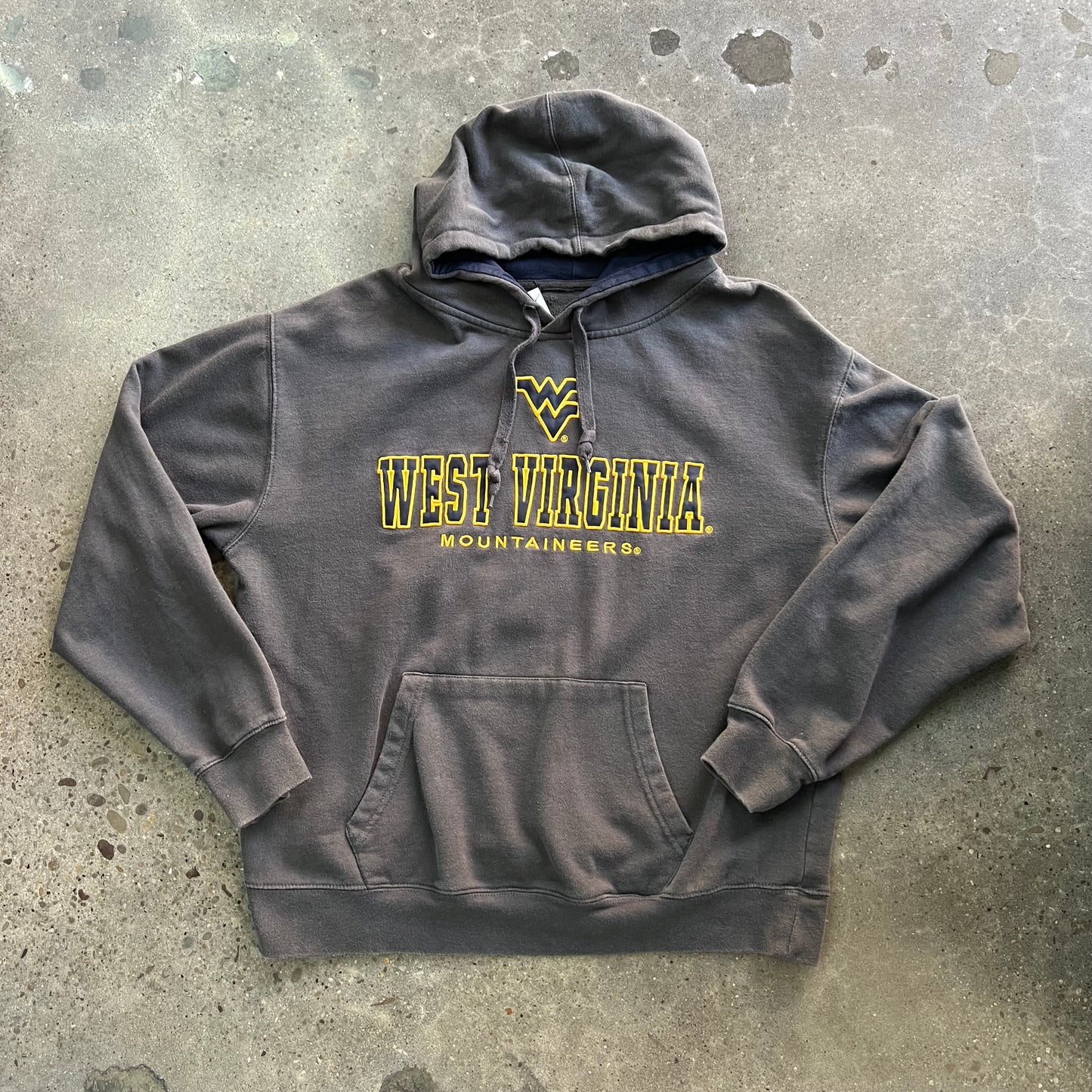 Vintage West Virginia Mountaineers Hoodie