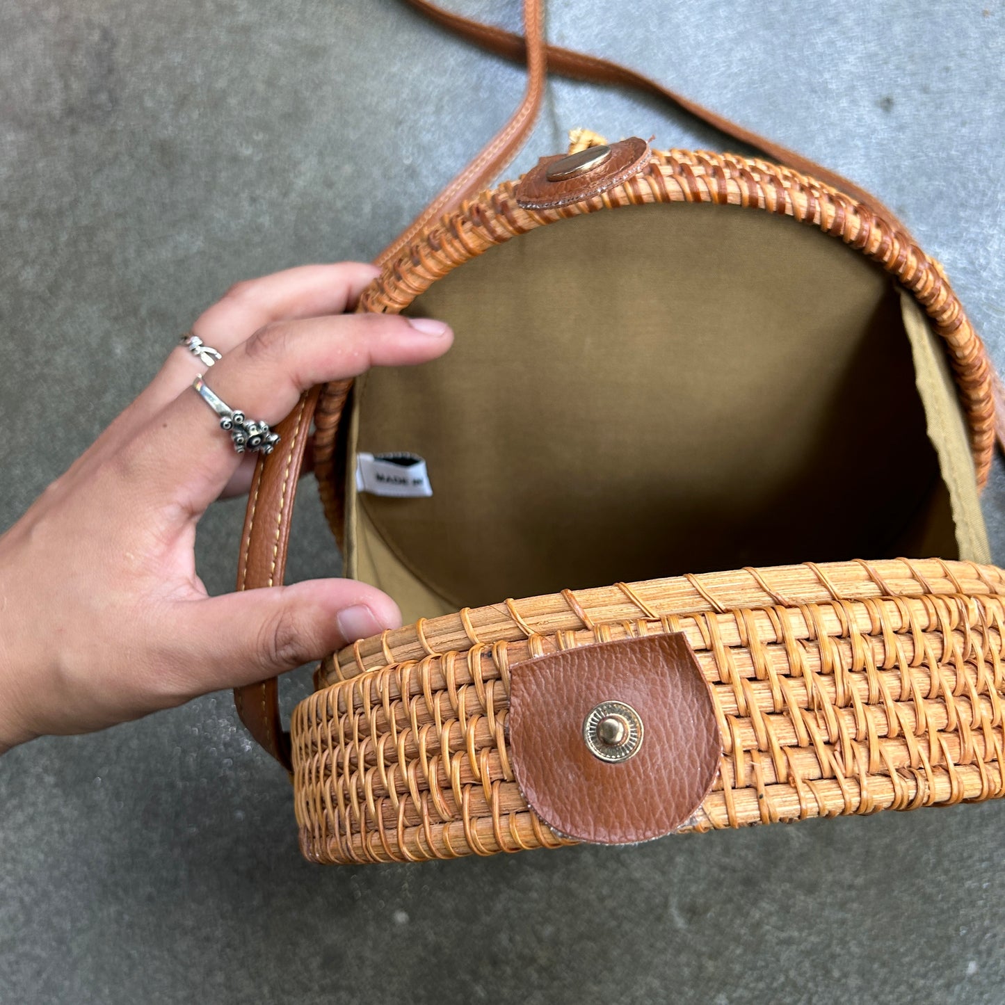 Woven Seashell Rattan Purse