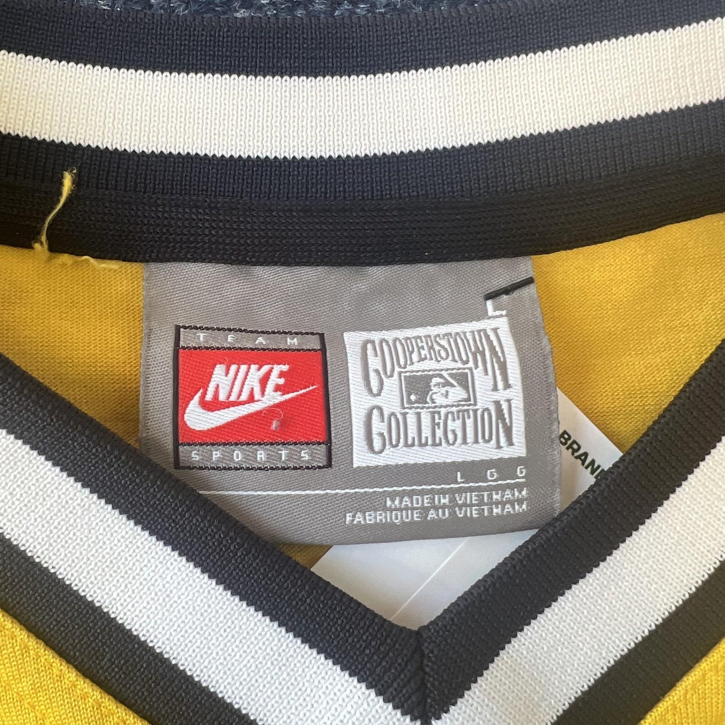 Vintage Nike Pittsburgh Pirates Roberto Clemente Tee