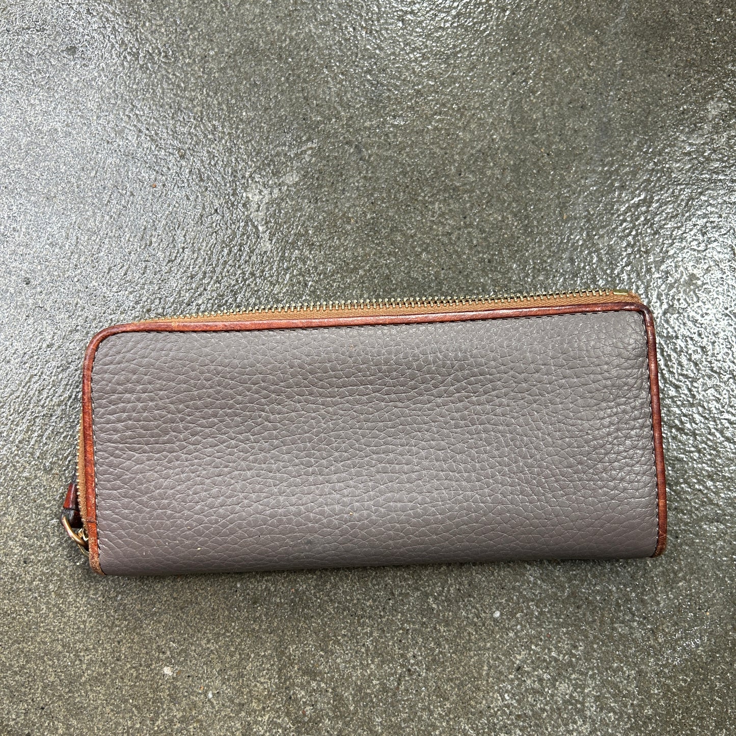 Dooney And Bourke Pebble Zip Clutch