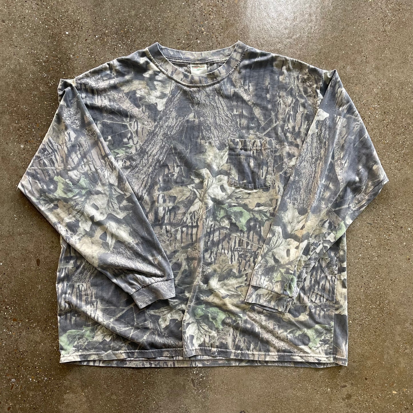 Vintage Mossy Oak Camo Long Sleeve