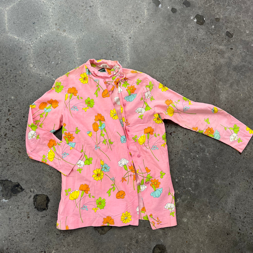 Vintage Lady Arrow Flower Button Up