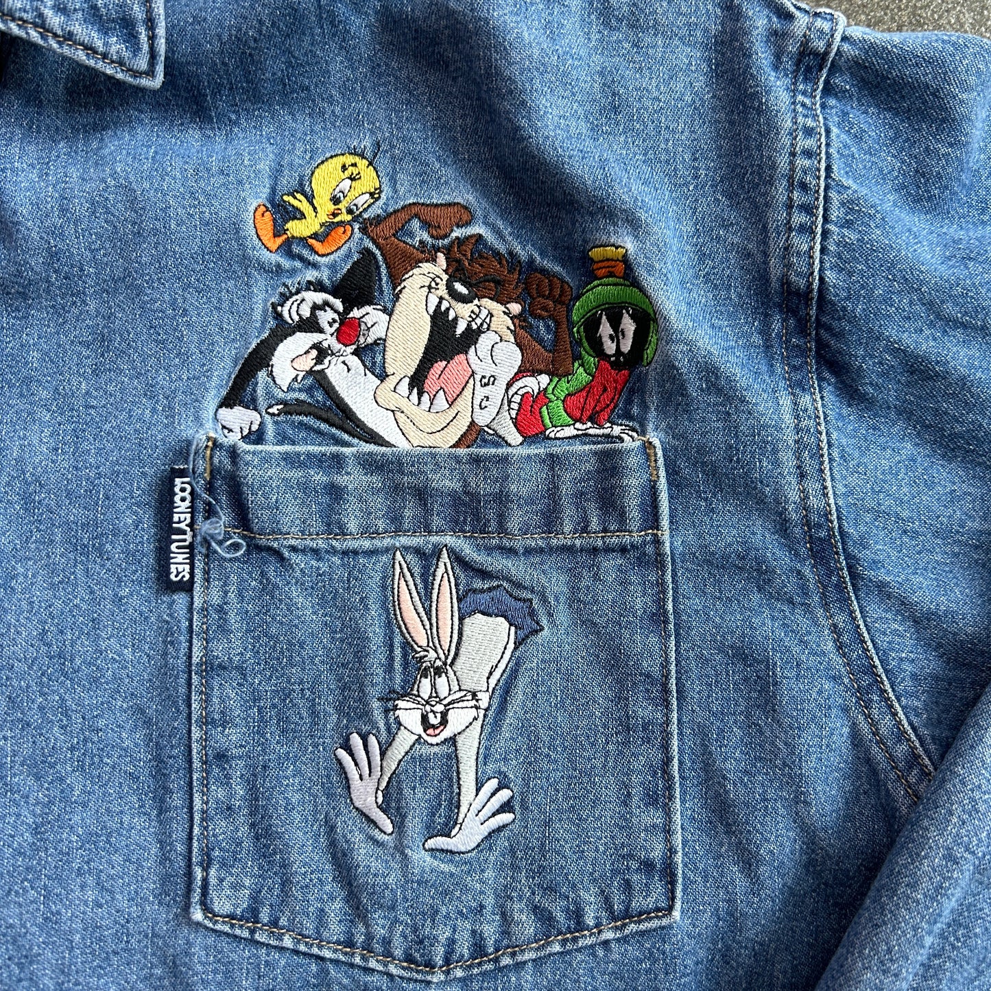 Vintage 2000s Looney Tunes Button Up